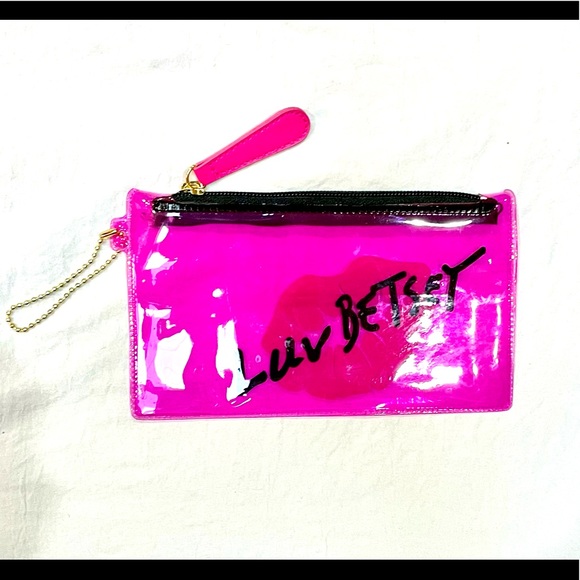 LUV BETSEY JOHNSON Coin Purse Wristlet Pouch Clear Jelly Fuschia Pink Lips NWOT - Picture 6 of 7